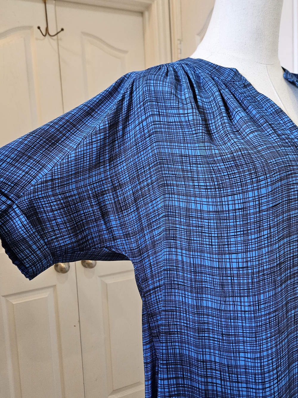 Worthington Petite Blue & Black Plaid Short-Sleeve Top – Petite Small - Picture 4 of 10